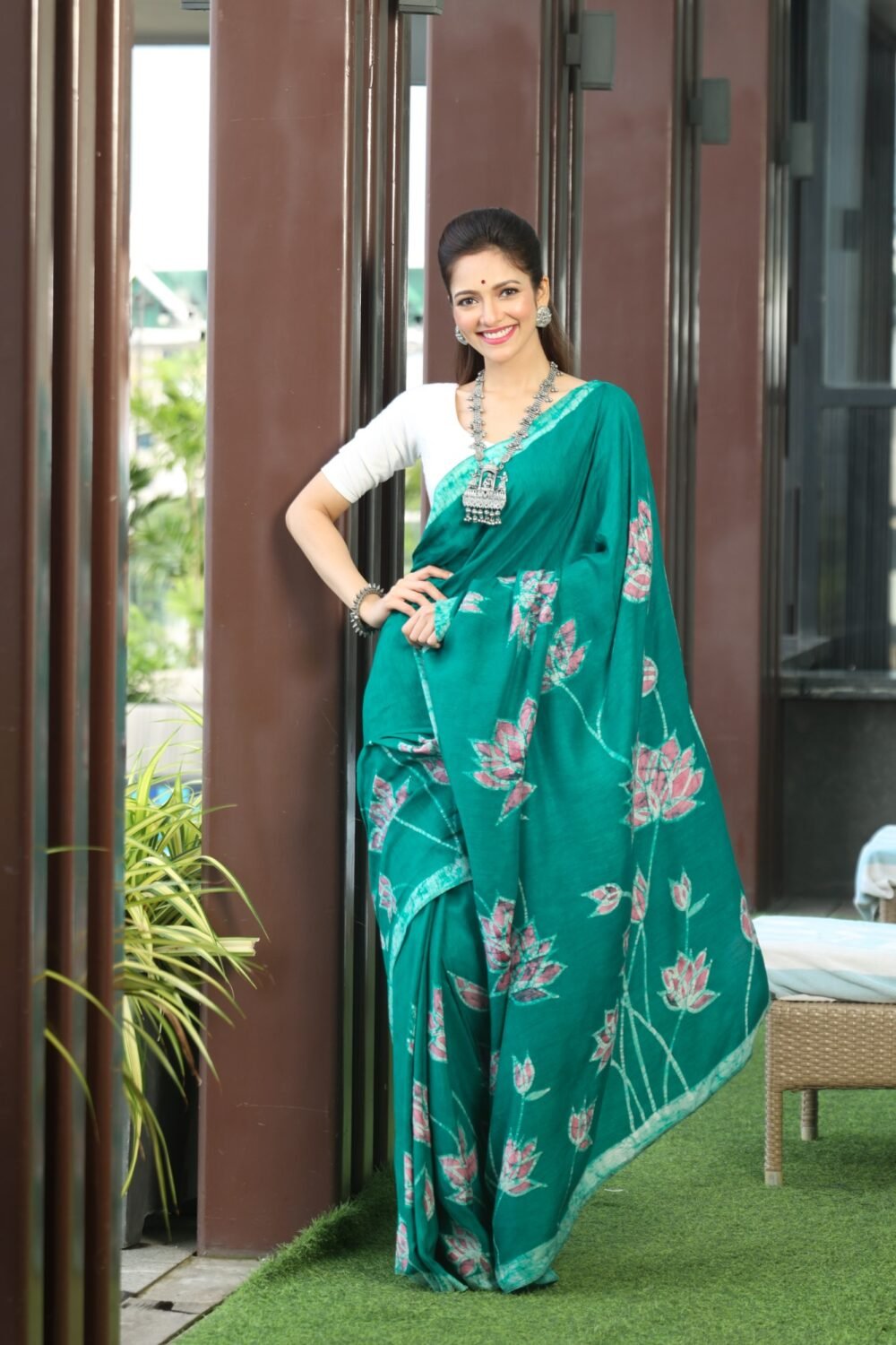 Lotus Garden Batik Art in Silk Saree - Image 3