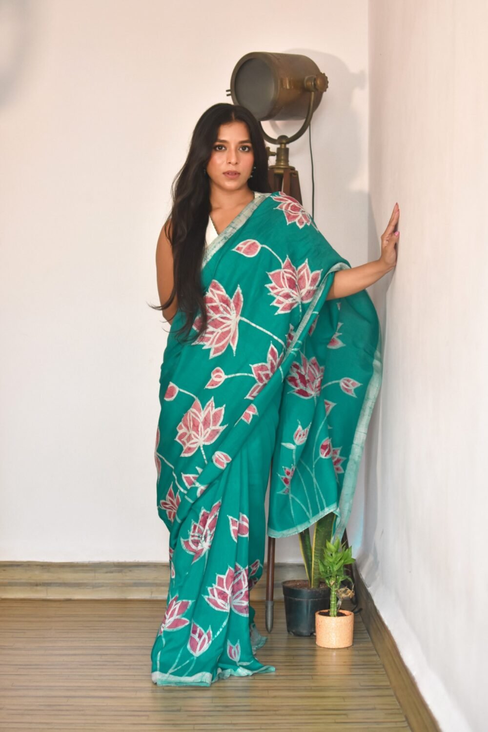 Lotus Garden Batik Art in Silk Saree - Image 5