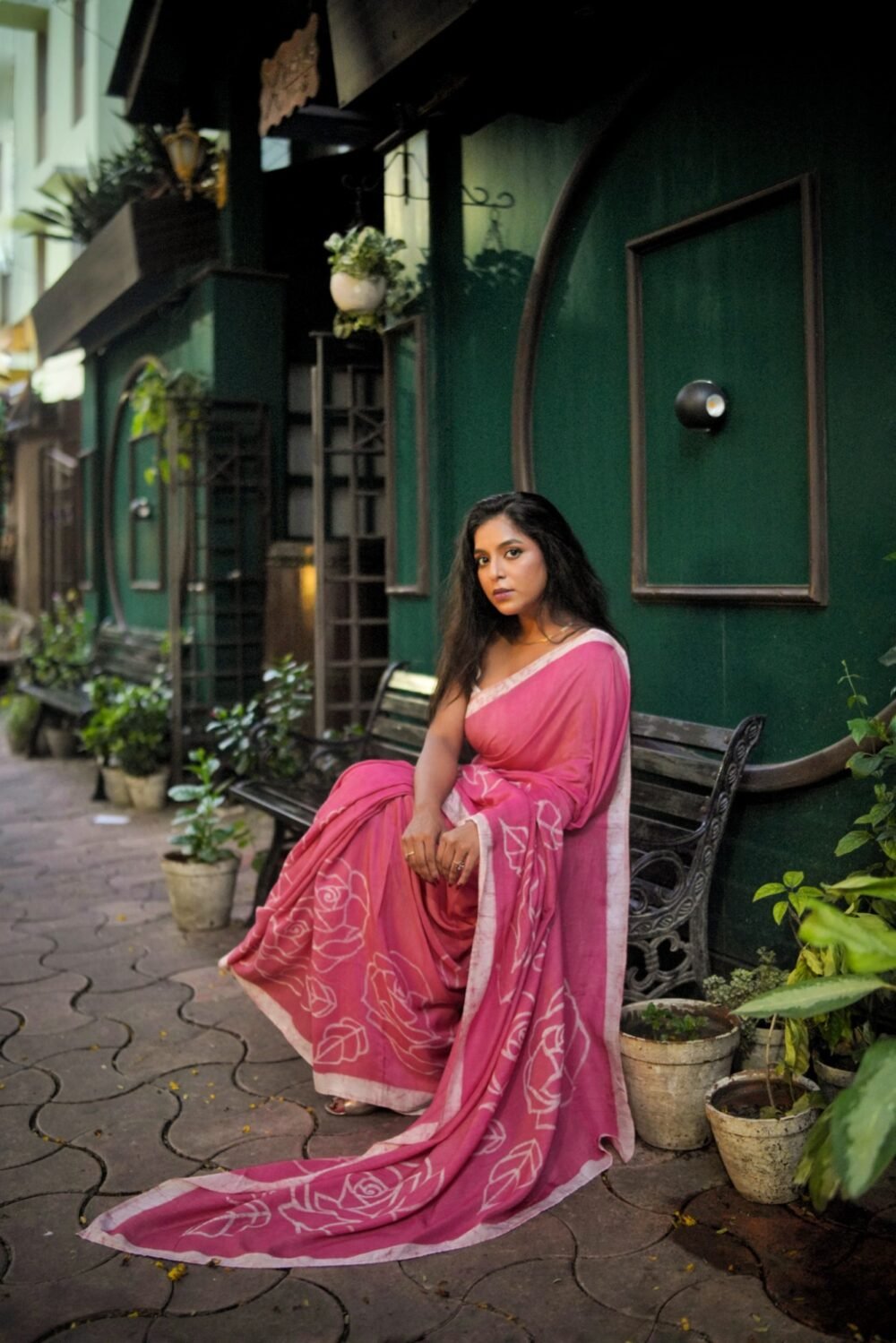 Rosi Magenta Pink Batik Art Painted Silk Saree - Image 2