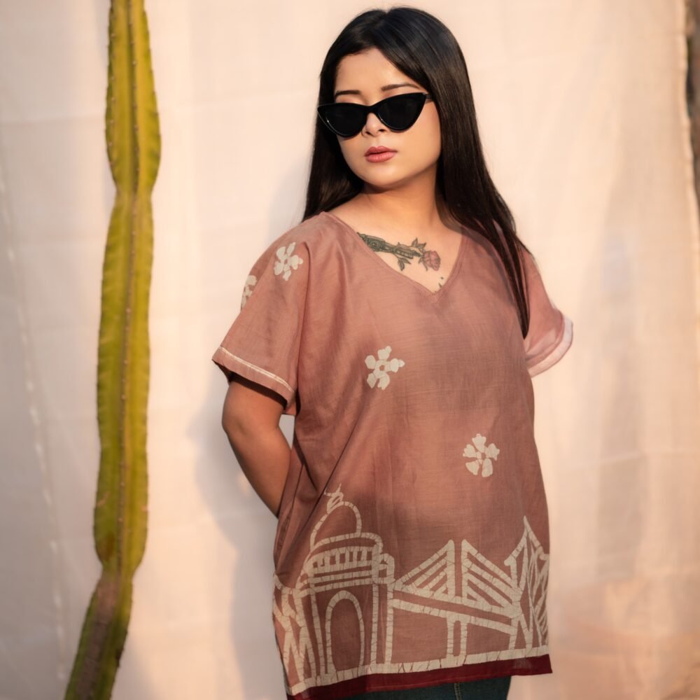 Kolkata Hand-painted Batik Art Pure Cotton Anti-fit Top (Chandan)