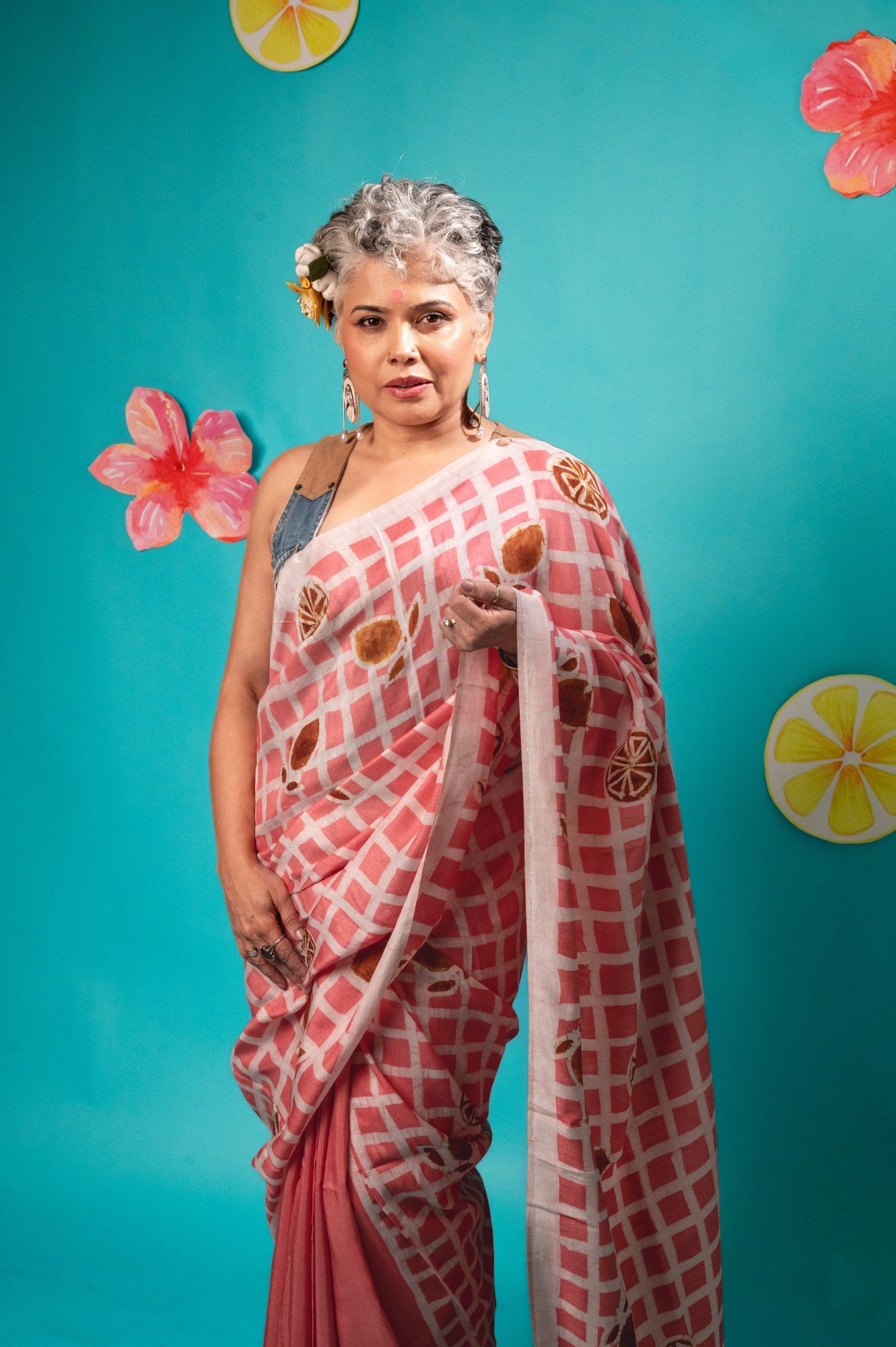 Pink Checks Lemon Silk Cotton Hand-painted Batik Saree - Image 2