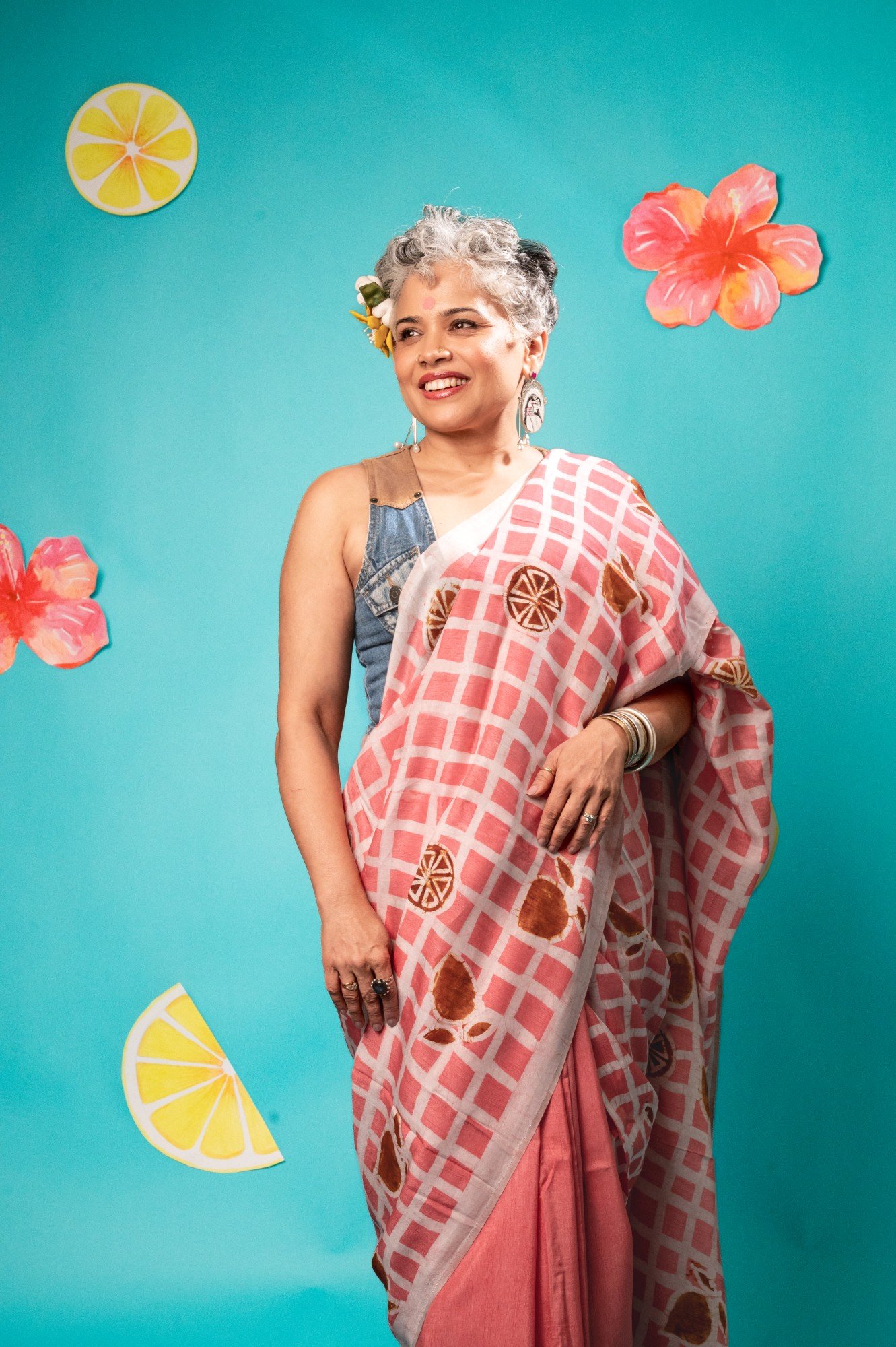Pink Checks Lemon Silk Cotton Hand-painted Batik Saree - Image 3