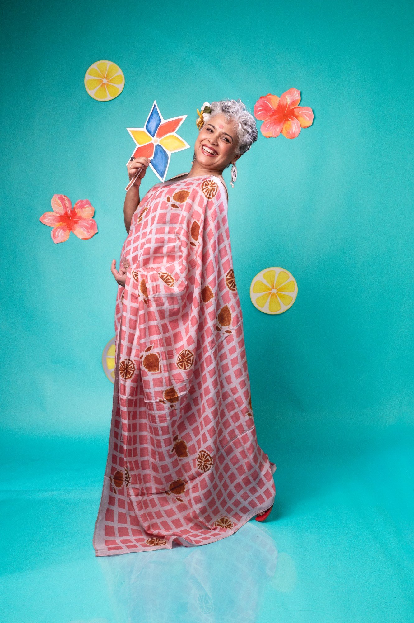 Pink Checks Lemon Silk Cotton Hand-painted Batik Saree - Image 5