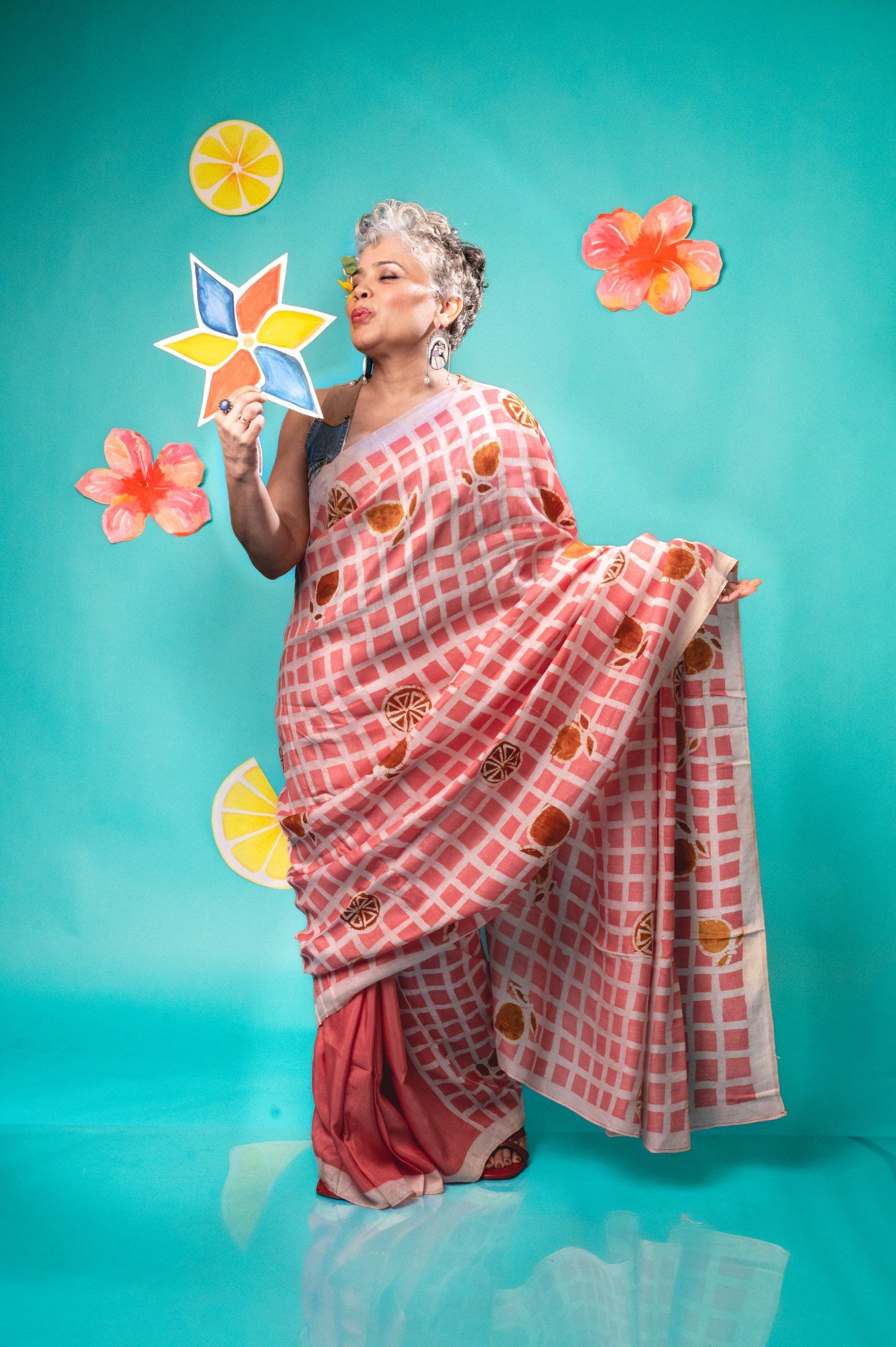 Pink Checks Lemon Silk Cotton Hand-painted Batik Saree - Image 6
