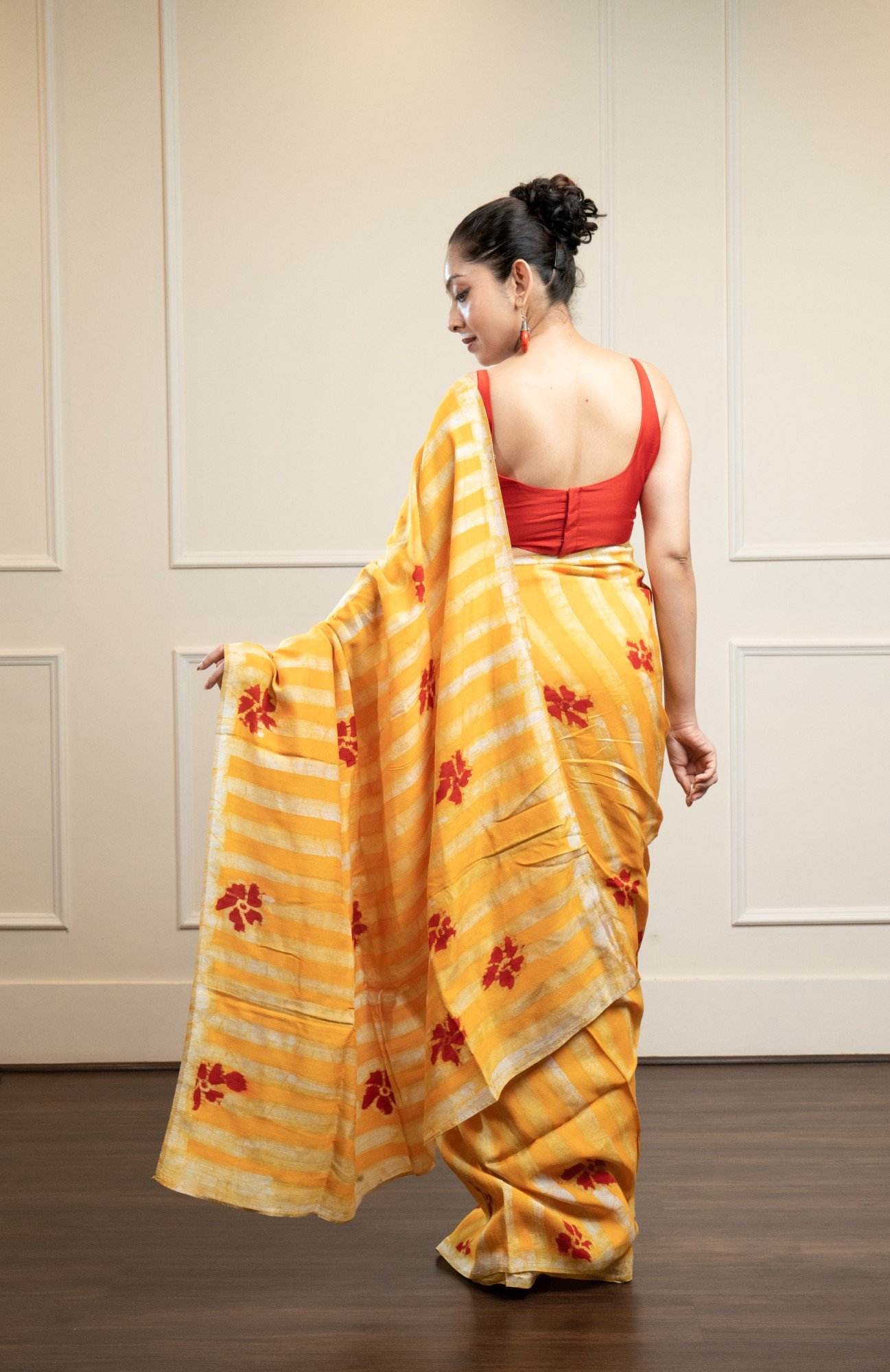 Yellow Floral Stripes Hand Batik Silk Saree - Image 4