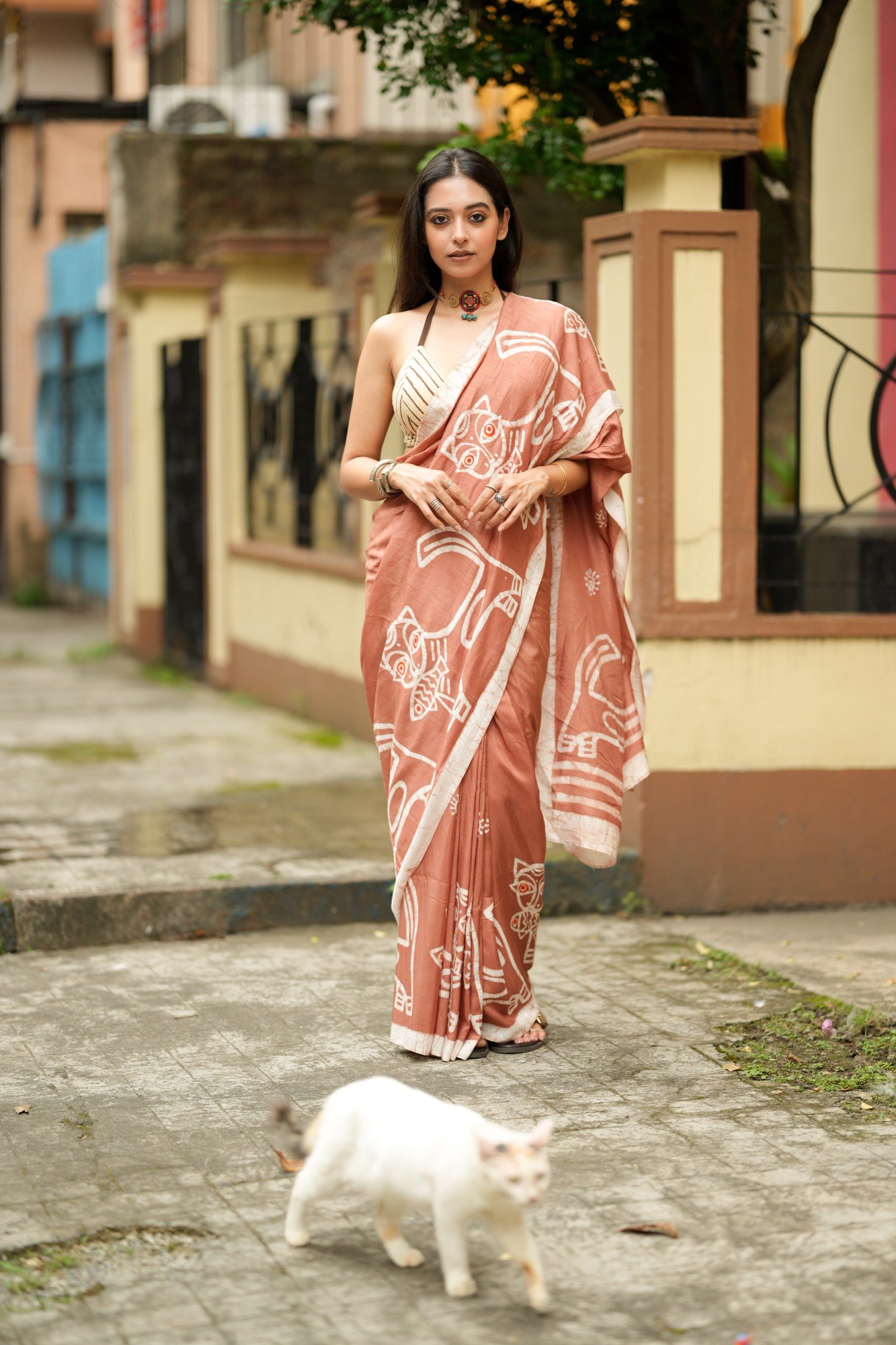 Jamini Roy Beral Chandan Hand Batik Silk Cotton Saree - Image 2