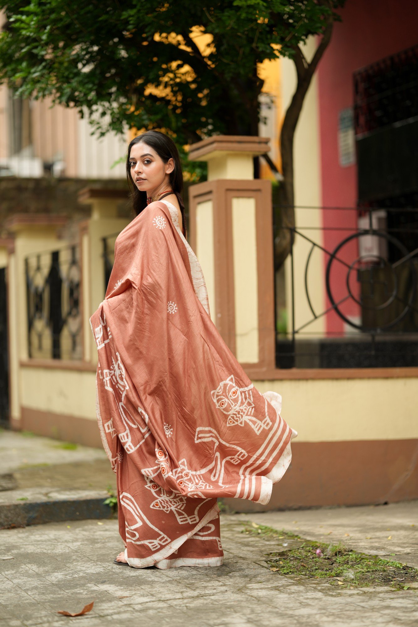 Jamini Roy Beral Chandan Hand Batik Silk Cotton Saree - Image 5