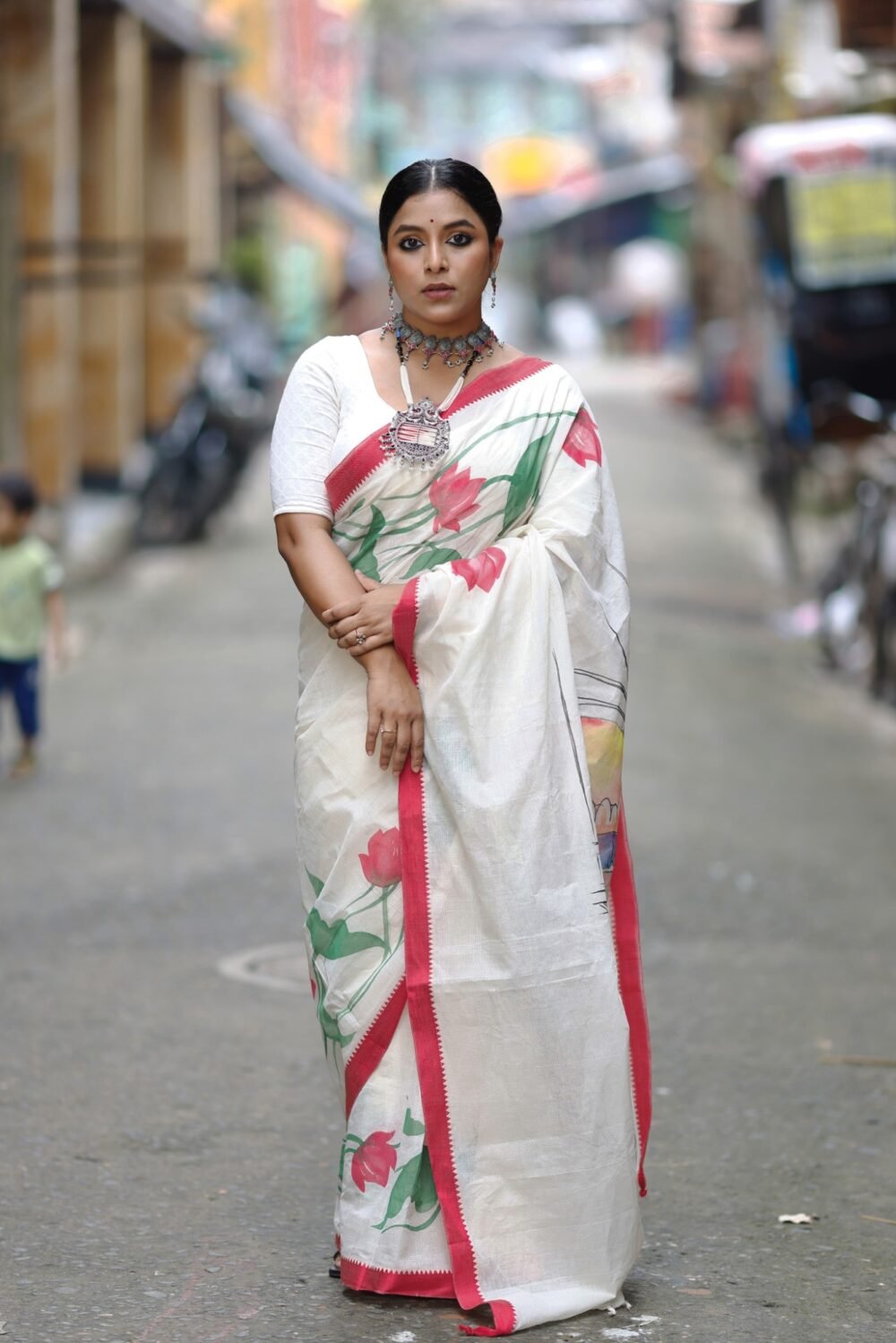 Durga Lotus Hand-painted Dhanekhali Saree - Image 4